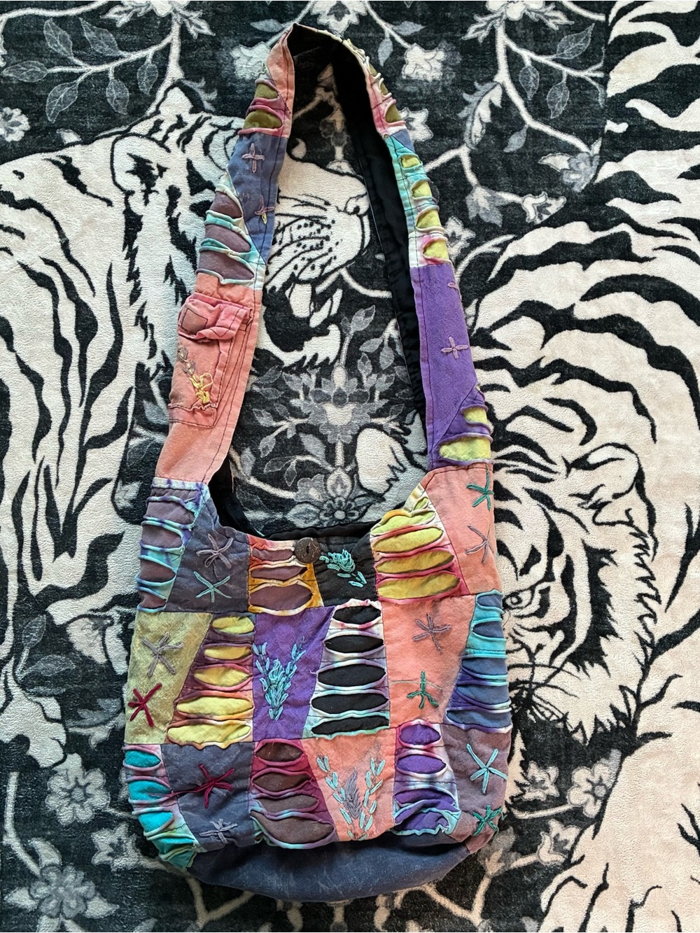 010 - RISING INTERNATIONAL BOHO HIPPIE SIDE SLING BAG